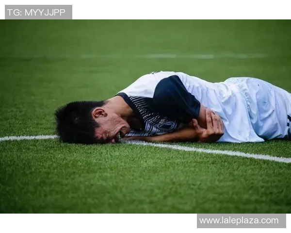 防止足球运动中的伤害与意外事故的有效措施与建议